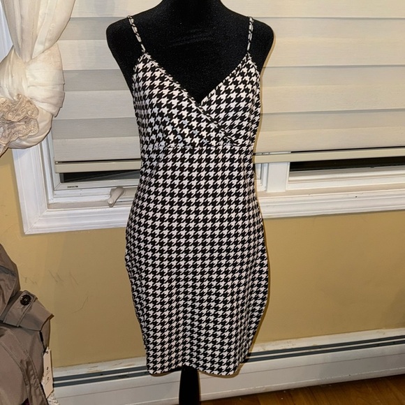 SHEIN Dresses & Skirts - BRABD NEW MINI WOMEBS DRESS SIZE US 8
